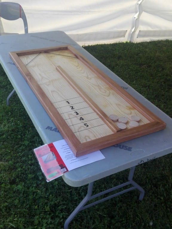Le billard à rebonds, un jeu en bois en location Près de Toulouse. Disponible immédiatement chez T'envoies du Bois !